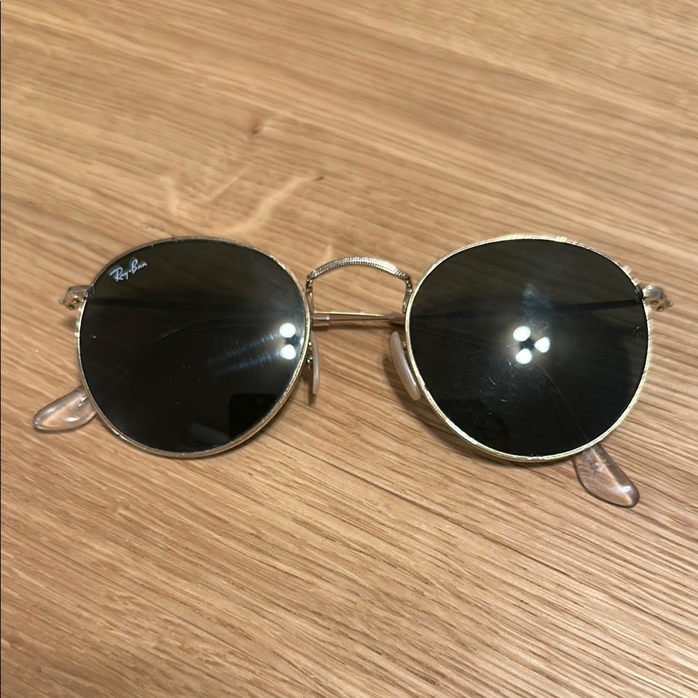 Ray-Ban Round Sunglasses with Gold Frame